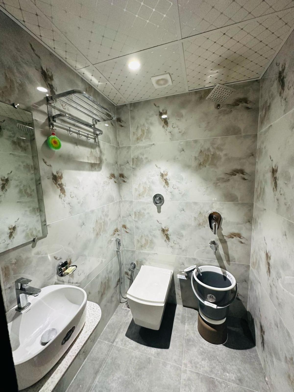The Falcon Inn Bombaj Zewnętrze zdjęcie